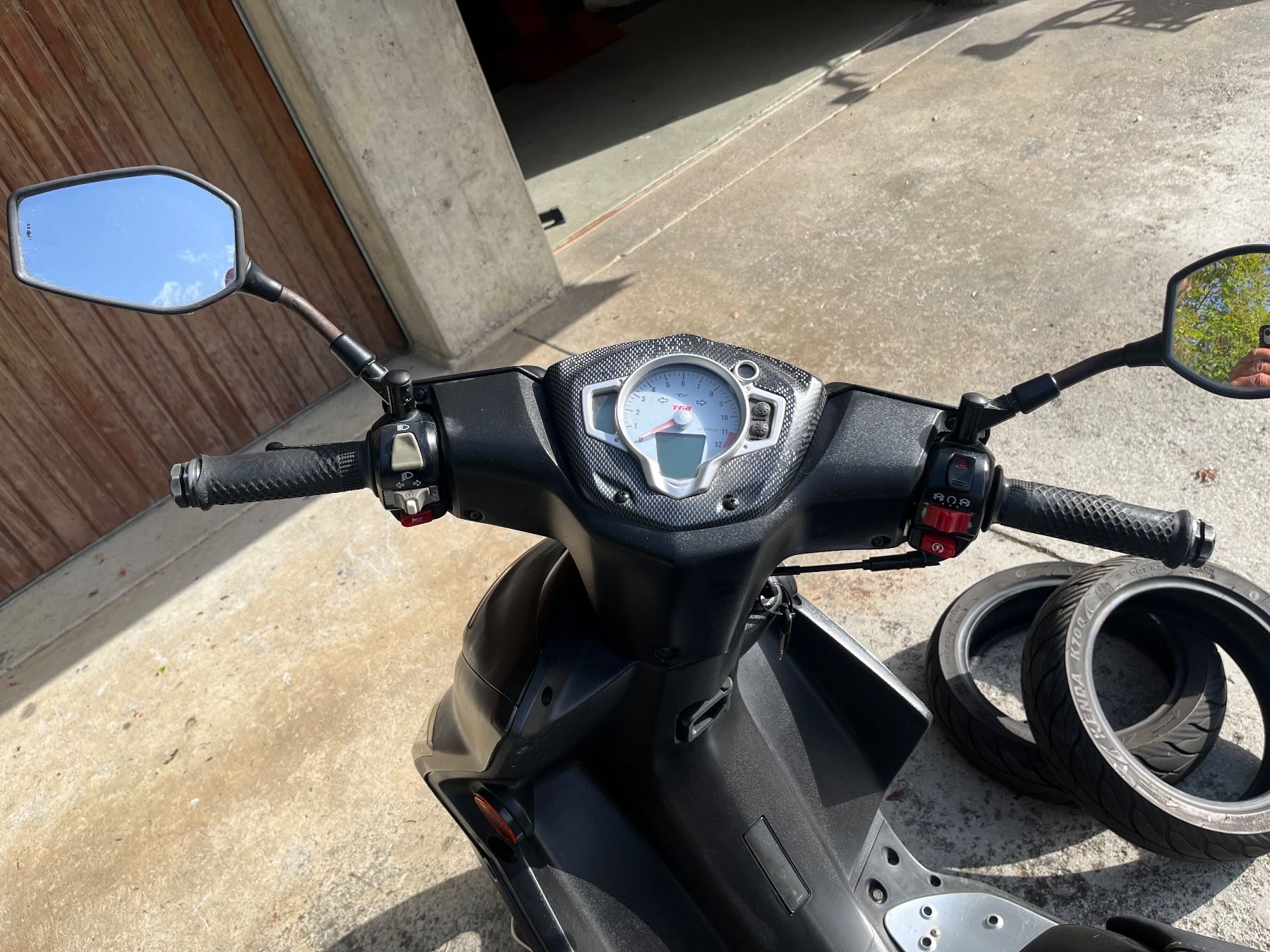 Tgb Scooters: Roller TBG Bullet ab 1.-- – Gebraucht aus Seftigen von Broennima3 7