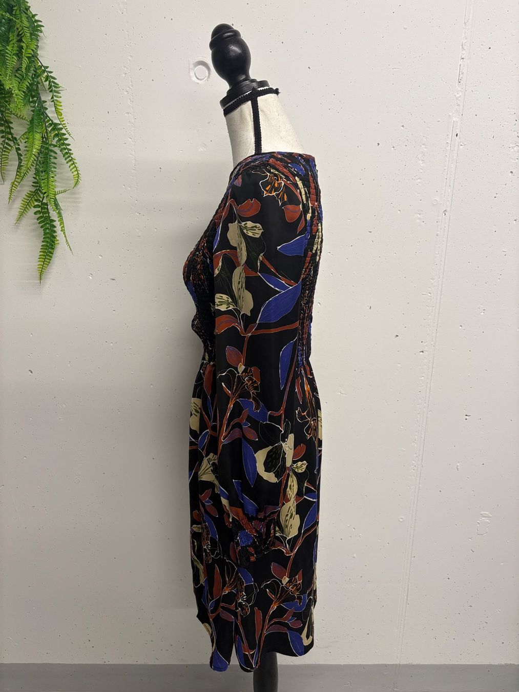 Mango Vestiti: Mango gemustertes Kleid S schwarz blau langarm Viskose – Nuovo (secondo la descrizione) da Regensdorf venduto da secondchancefashion 2