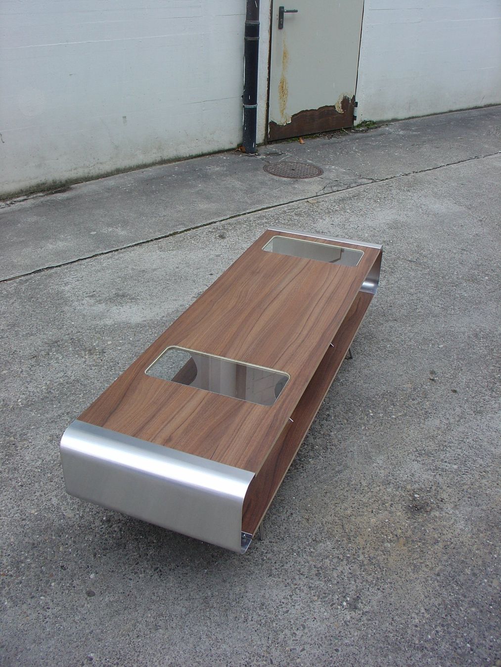 Tavoli: Loungetisch Spacecenter Sideboard – Nuovo (secondo la descrizione) da Läufelfingen venduto da b-form 1
