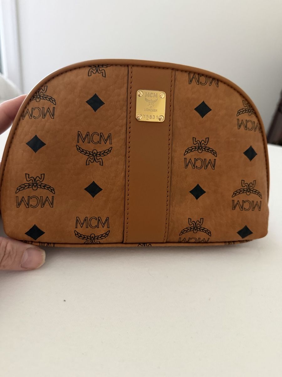 Mcm Kosmetikkoffer: MCM Necessaire "Aren" cognac – Neu und originalverpackt aus Allschwil von Figidindia