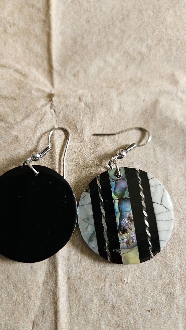Orecchini pendenti & Orecchini a lobo: jolies boucles d'oreilles avec abalone. – Usato da Lausanne venduto da Angelite 2