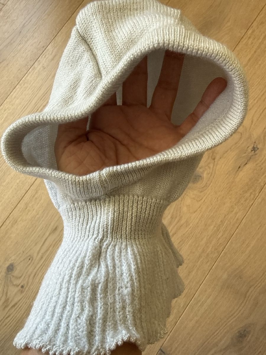 Altro in  Abbigliamento & Accessori: Sturmhaube 100% Schurwolle hellgrau Trilo – Usato da Zollikerberg venduto da juneja79 1