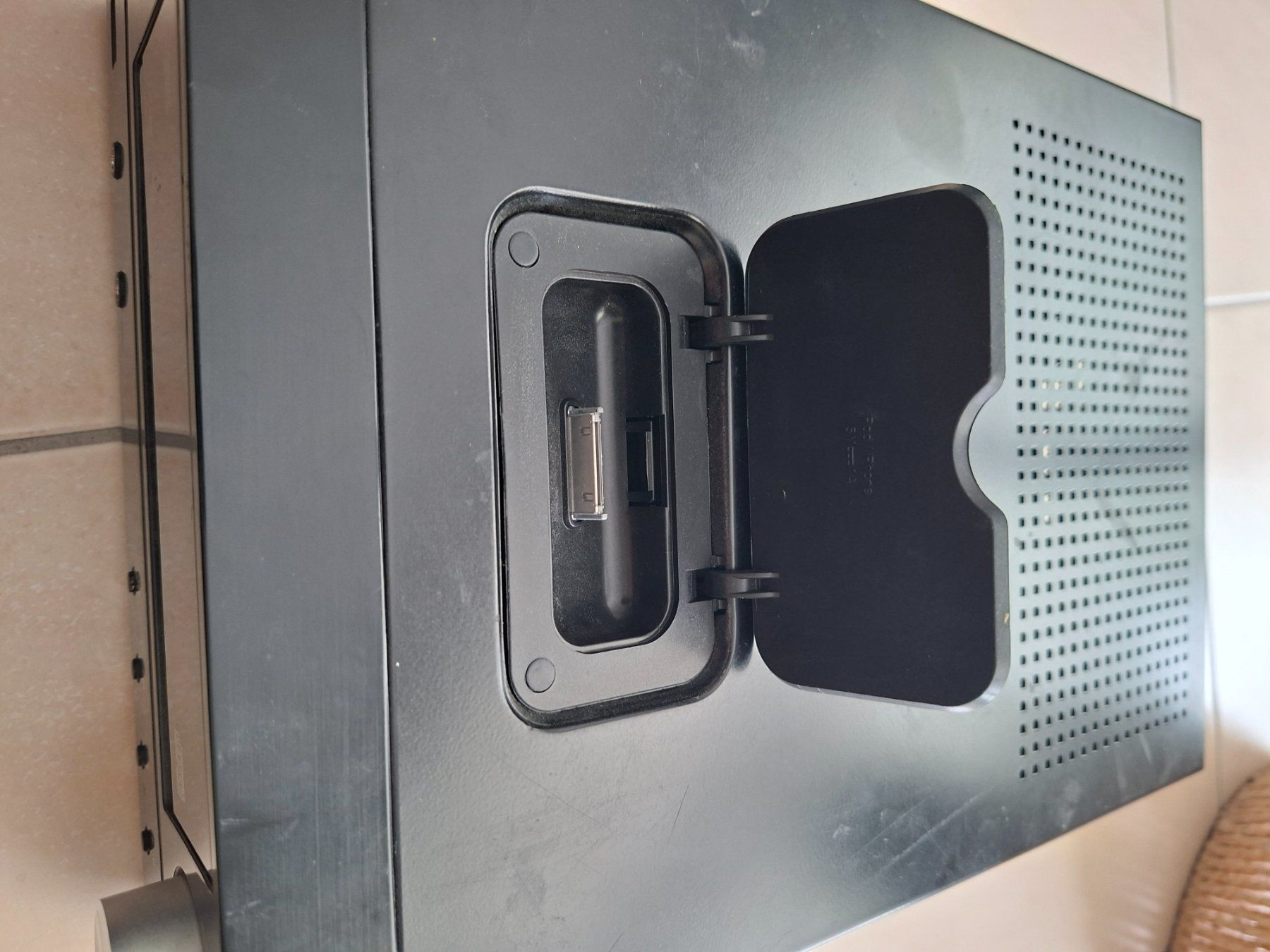 Sharp Audio- & Mediensysteme: Mini-chaîne Sharp XL-DA115(BK), avec 2 hauts-parleurs. – Gebraucht aus Cheseaux sur lausanne von Asergio 3