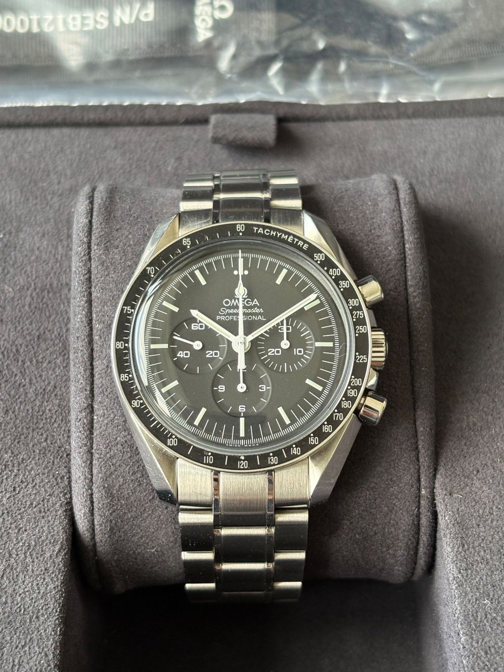 Omega Uhren: OMEGA Speedmaster Professional Moonwatch – Gebraucht aus Birsfelden von Mynos 5
