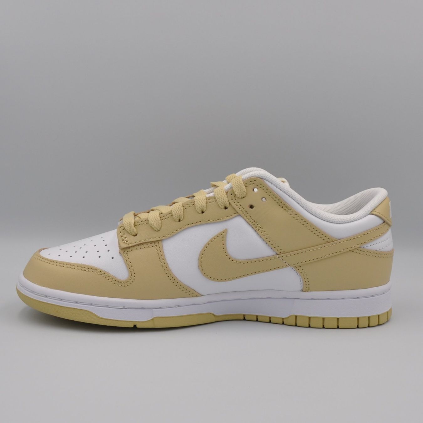 Nike Scarpe da uomo: Nike Dunk Low Team Gold  44 – Nuovo e nell'imballaggio originale da Bern venduto da SneakerheavenLT 2