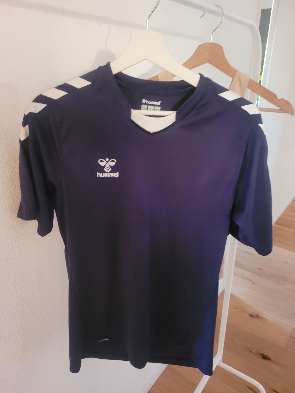 Hummel T-shirt: Sportshirt – Usato da Neu St. Johann venduto da cim_vv6n