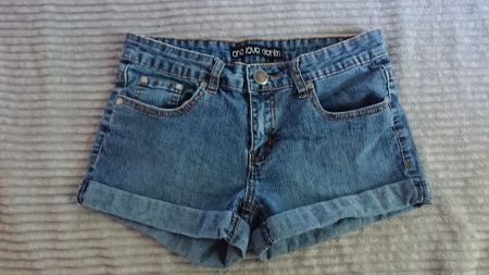 Coole Damen Jeans Shorts One Love Denim Gr. 36