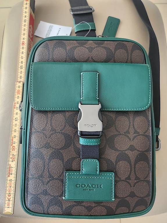 Coach Borse: NEU: Coach Umhängetasche Leder – Nuovo e nell'imballaggio originale da Glattpark(Opfikon) venduto da Khajo
