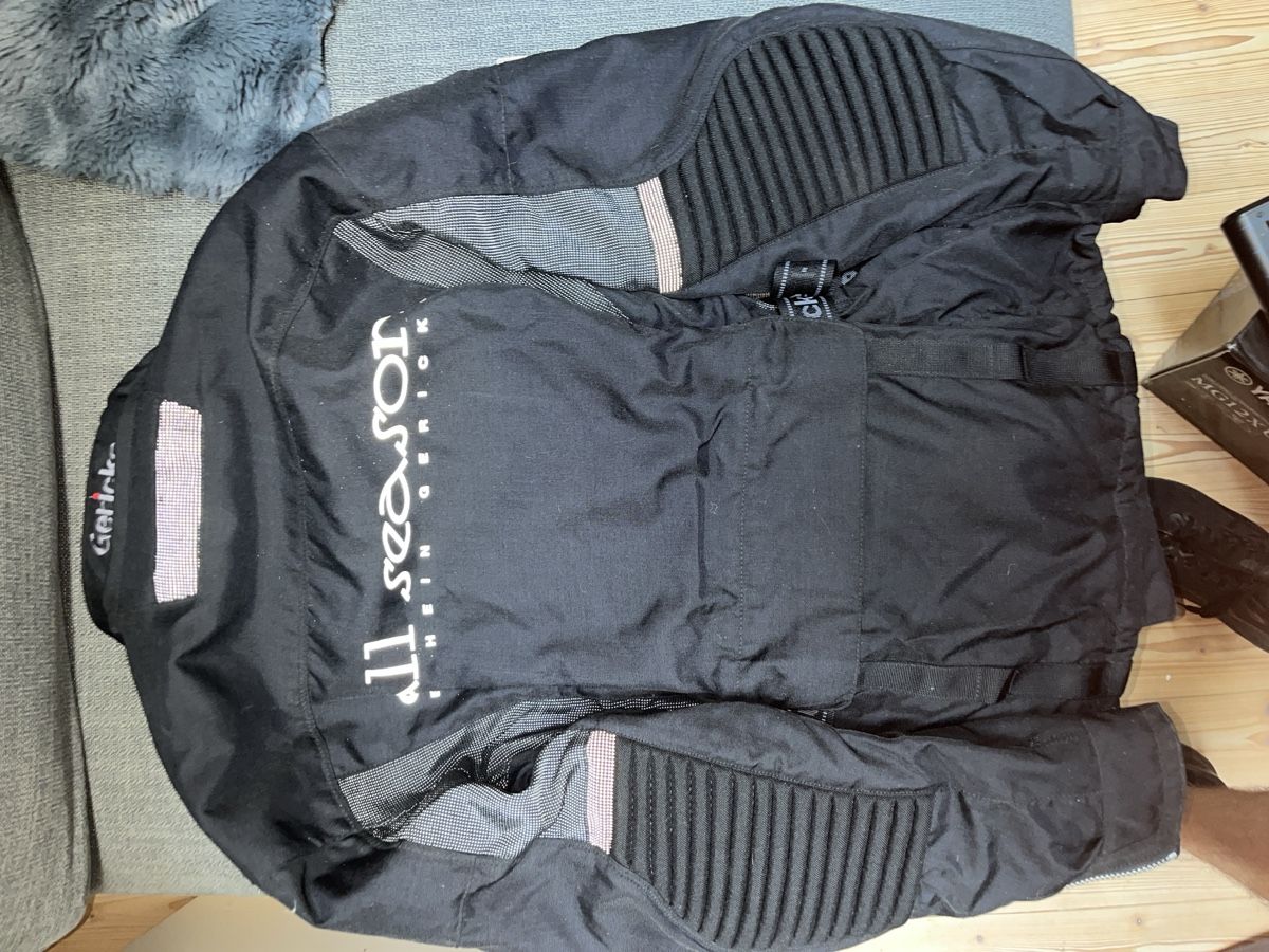Jacken: Motorradjacke Schwarz Grösse S Gebraucht – Gebraucht aus Luzern von LuzernerShop 3