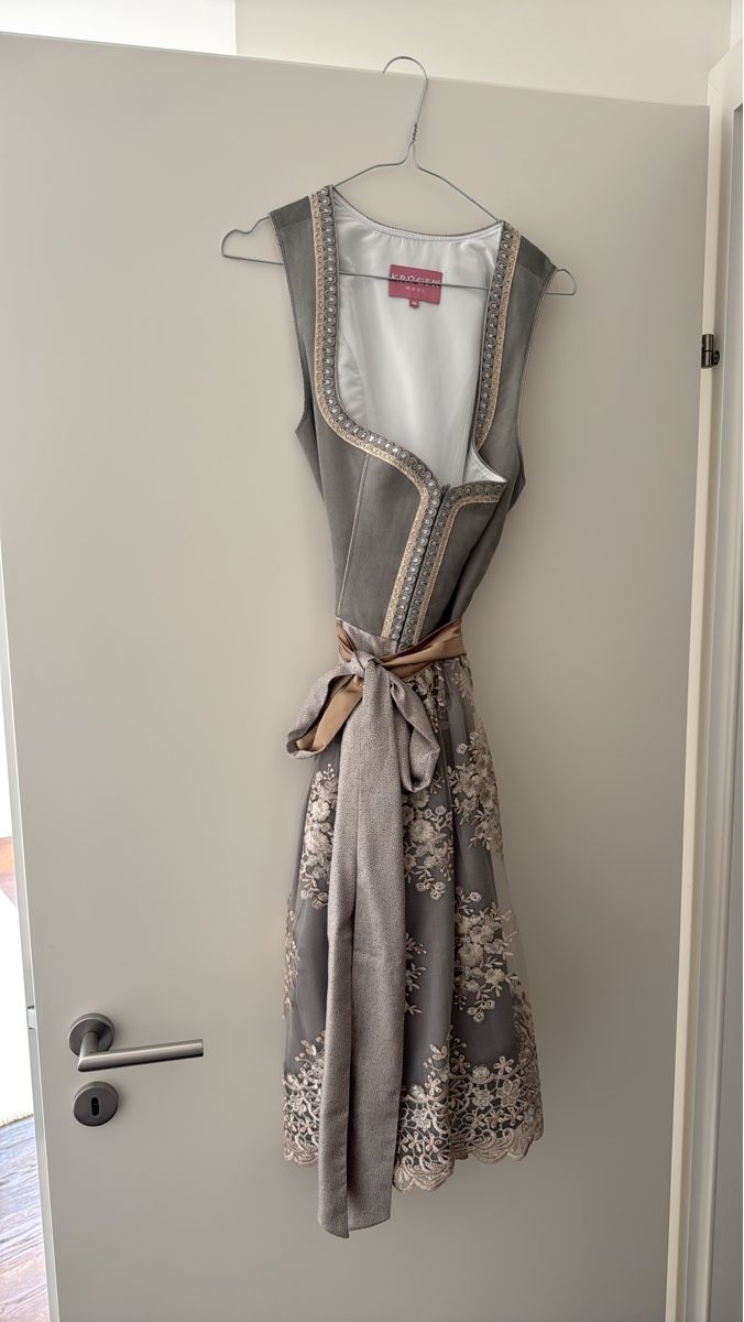 Krüger Vestiti: Designer Dirndl Krüger – Nuovo (secondo la descrizione) da Ruggell venduto da lis_xx6d