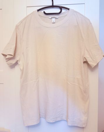 • Schlichtes T-Shirt •