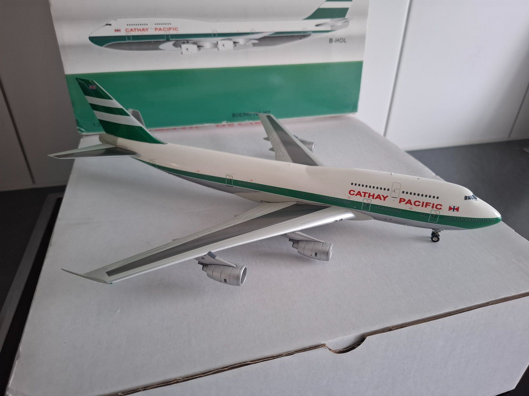Kit di modellismo & Modellini statici: Boeing 747-367 Cathay Pacific 1/200 polished – Nuovo (secondo la descrizione) da Riehen venduto da DVD-Palace 2