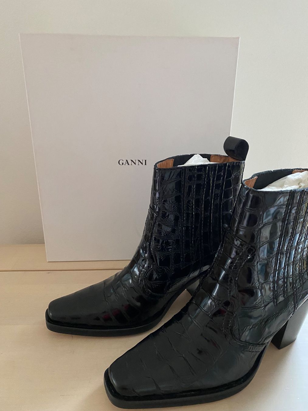 Scarpe da donna: Stiefelette, GIANNI, Grösse 37  --> NEU <-- – Nuovo e nell'imballaggio originale da Bern venduto da L.I.A.