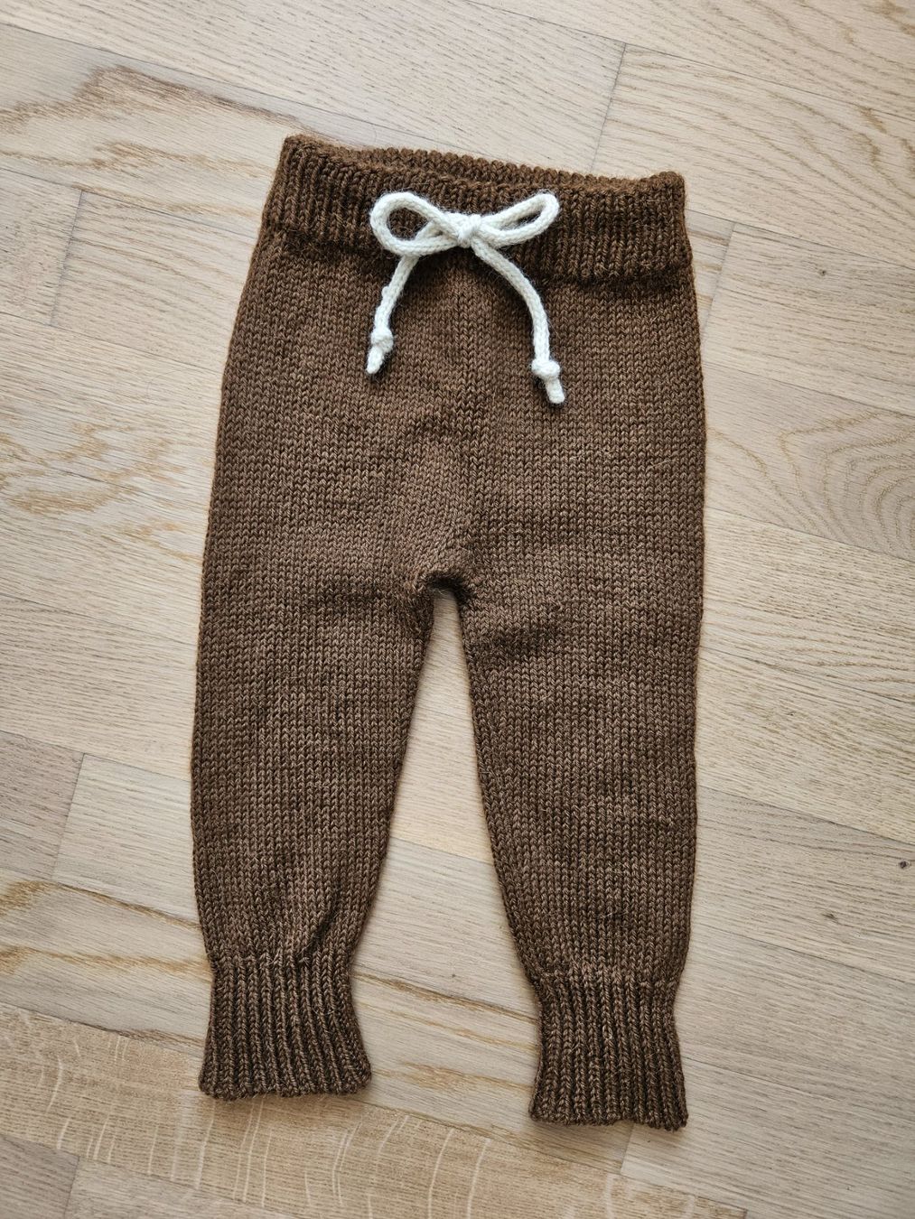Maglioni & Felpe: Handgestricktes Baby Pullover und Hosen-Set, Grösse 80 – Nuovo (secondo la descrizione) da Würenlingen venduto da Nancy_Y 6