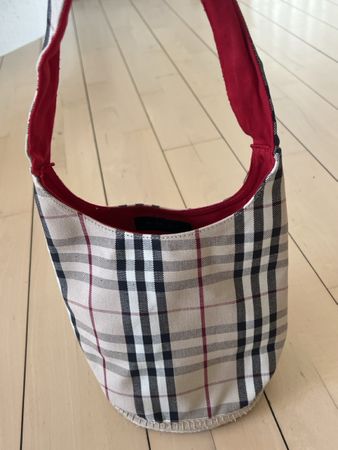 Spezielle Burberry Tasche Canvas mit Jute Bodenkante