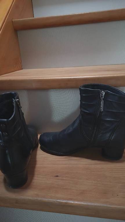 Damenschuhe: Stiefeletten – Gebraucht aus Zofingen von PiaZ0102 1