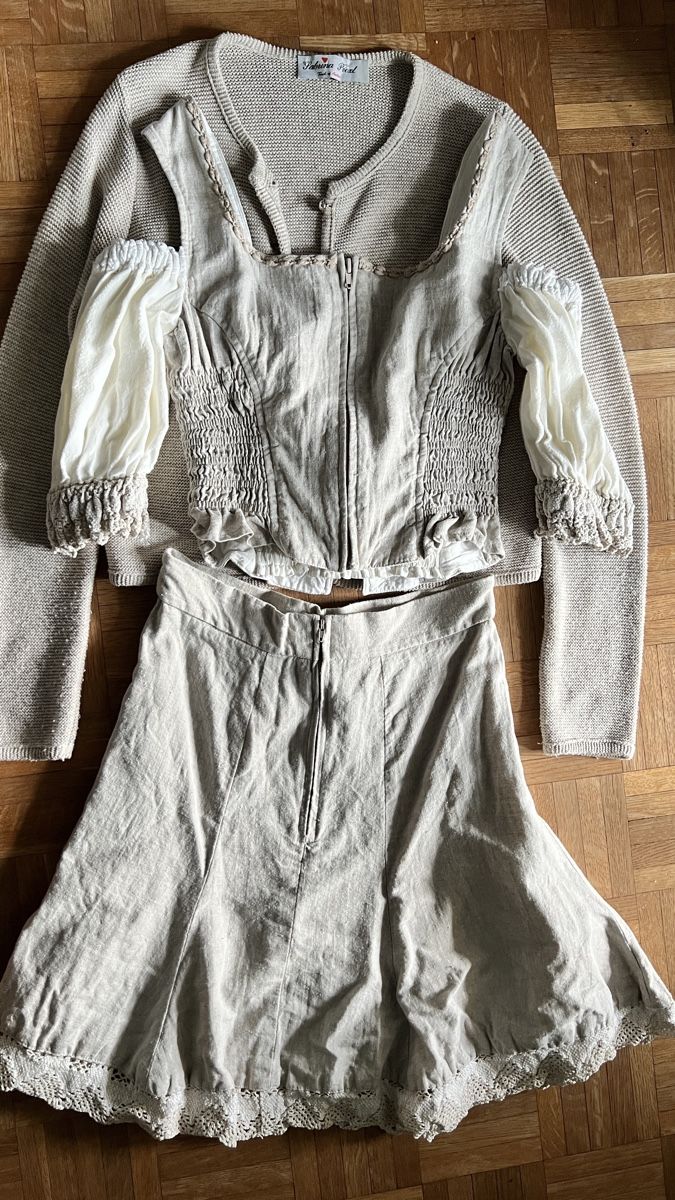 Vestiti: Exklusives Trachten-Ensemble: Woiperdinger Dirndl & Sabrina – Usato da Gachnang venduto da luc_h6x8 1