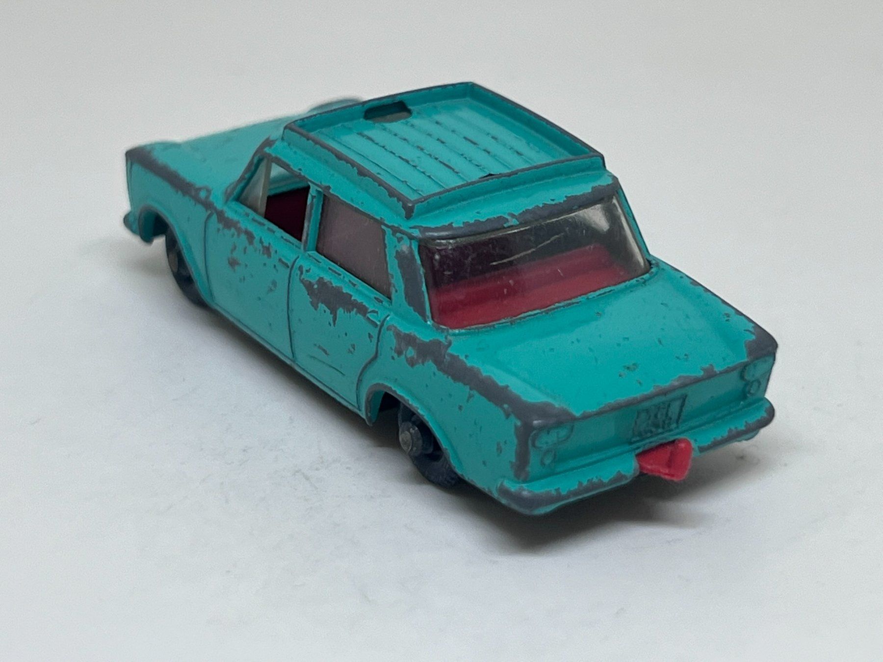 Matchbox Modellini d'auto: Matchbox Fiat 1500 #591 – Usato da Wildegg venduto da LaaBoutique 2