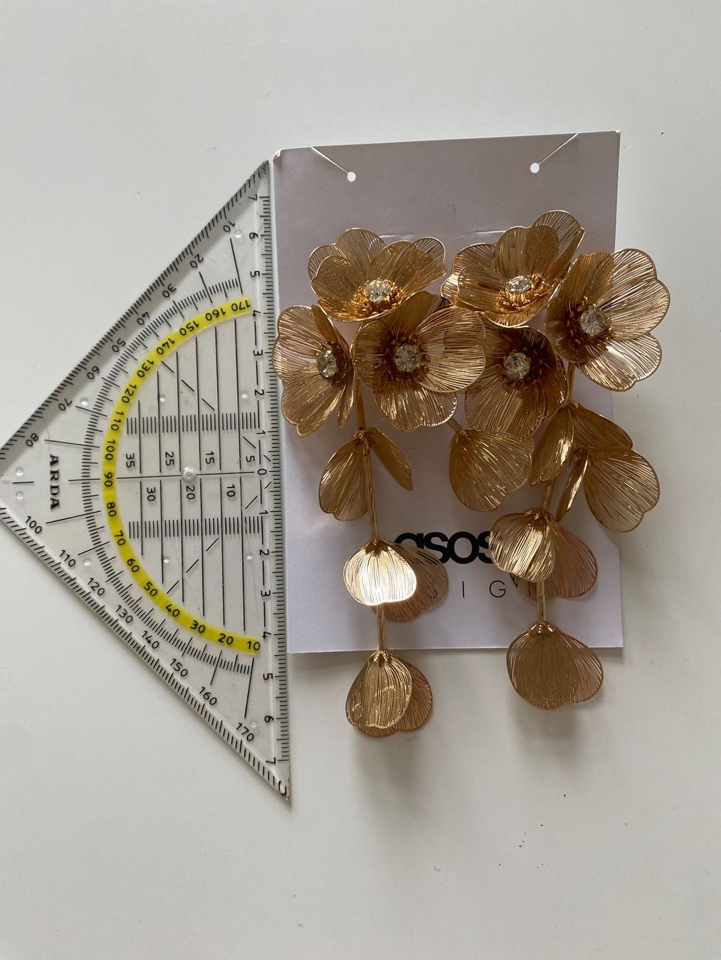 Asos Orecchini pendenti & Orecchini a lobo: ASOS Design Ohrringe, goldfarben, Blumen – Usato da Basel venduto da NormaJean01 1
