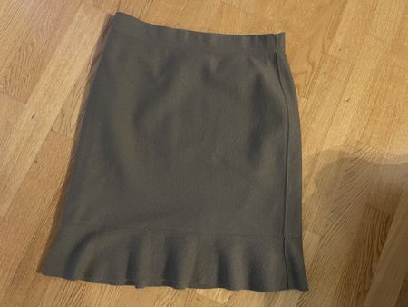 Marc Cain Wollrock Gr. 40/42 EU Herbst Winter Rüschen
