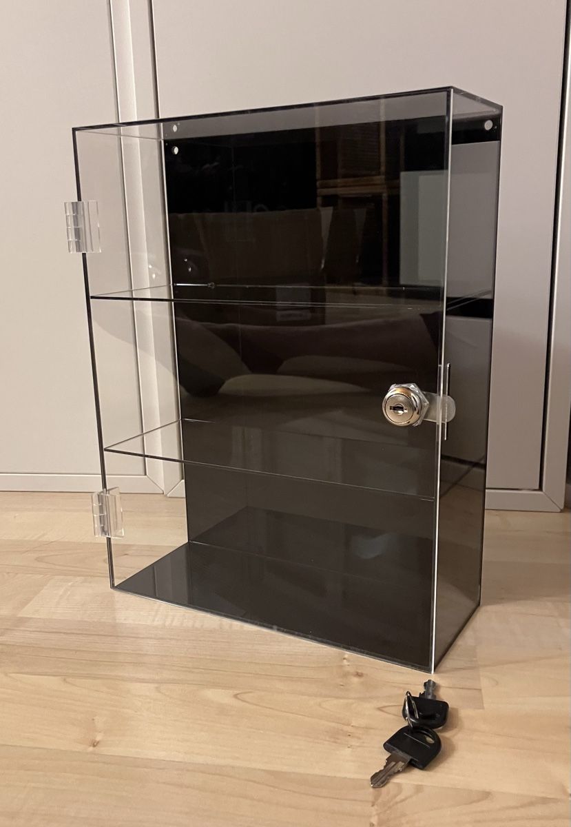 Vetrine: neue Acrylvitrine abschliessbar – Nuovo e nell'imballaggio originale da Bremgarten AG venduto da merlindimi 2