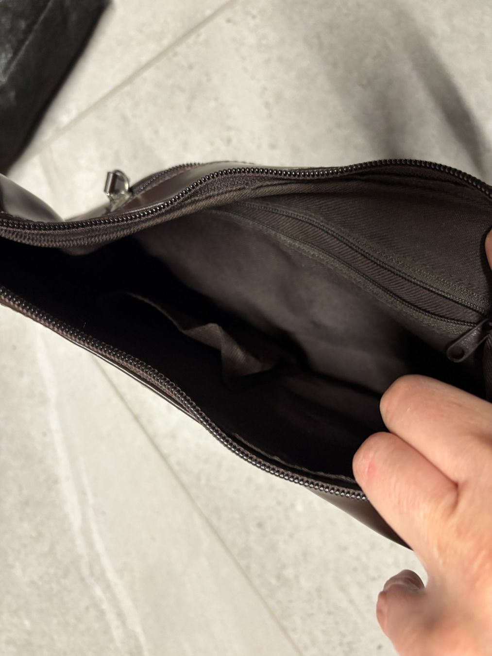 Borse da donna: Petit sac à main brun fermeture éclair – Usato da Salvenach venduto da gwenwywar 2