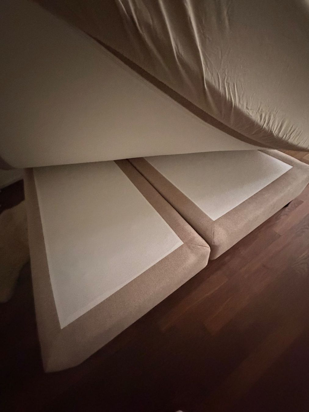 Bico Betten: Boxspringbett mit Textilkopfteil beige – Neu (gemäss Beschreibung) aus Madiswil von SteinsMC 4