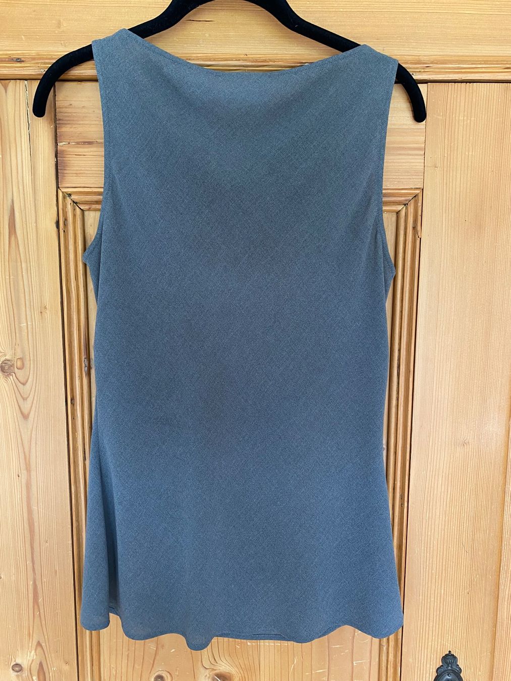 Top: Tolles Top mit Wasserfall-Kragen, S – Usato da Freienbach venduto da sala8807 2