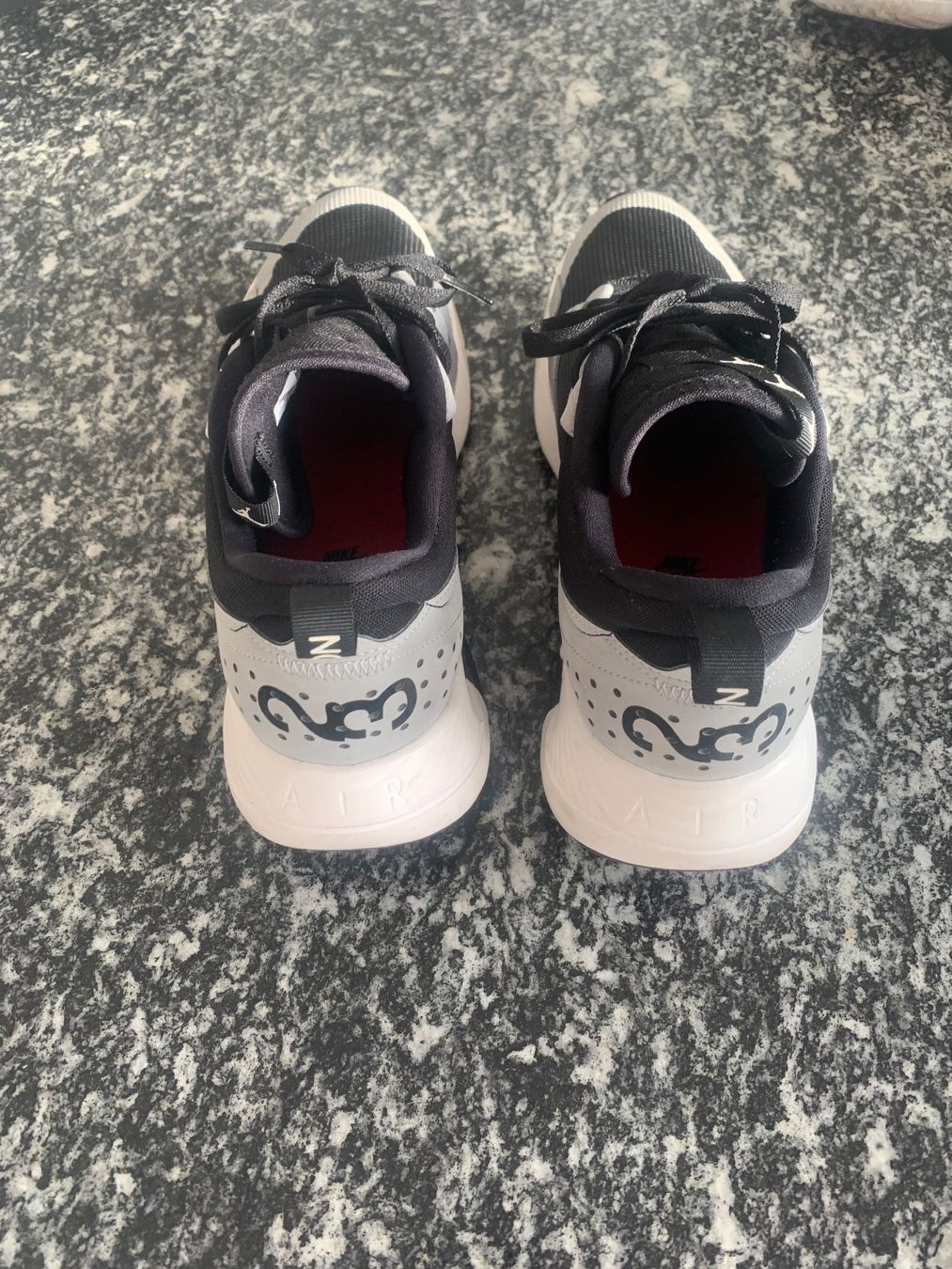 Jordan Herrenschuhe: Jordans Schuhe in Gr 44 – Gebraucht aus Schenkon von LVJDEAN 2