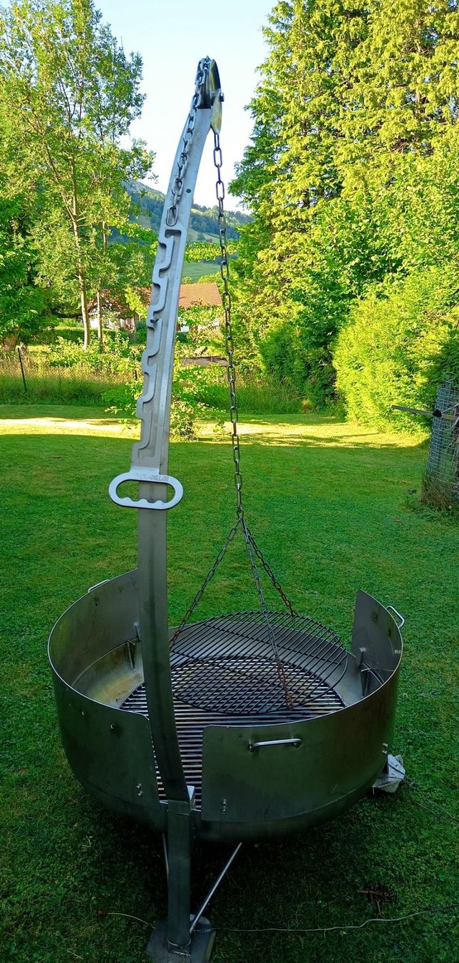 Bracieri: Chromstahl Feuerschale ca.94cm breit 190cm hoch – Usato da Sennwald venduto da Fortemente 3