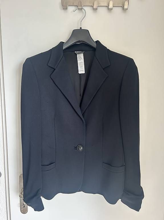 Giacche: Blazer Versace – Usato da Brüttisellen venduto da Sonjaelegiu