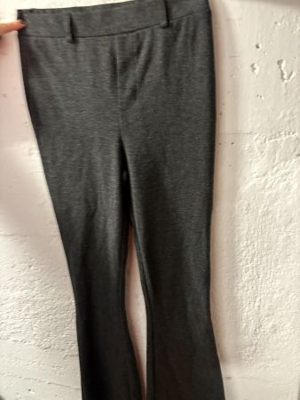Pantalon Stradivarius noir taille M - parfait pour l'hiver!
