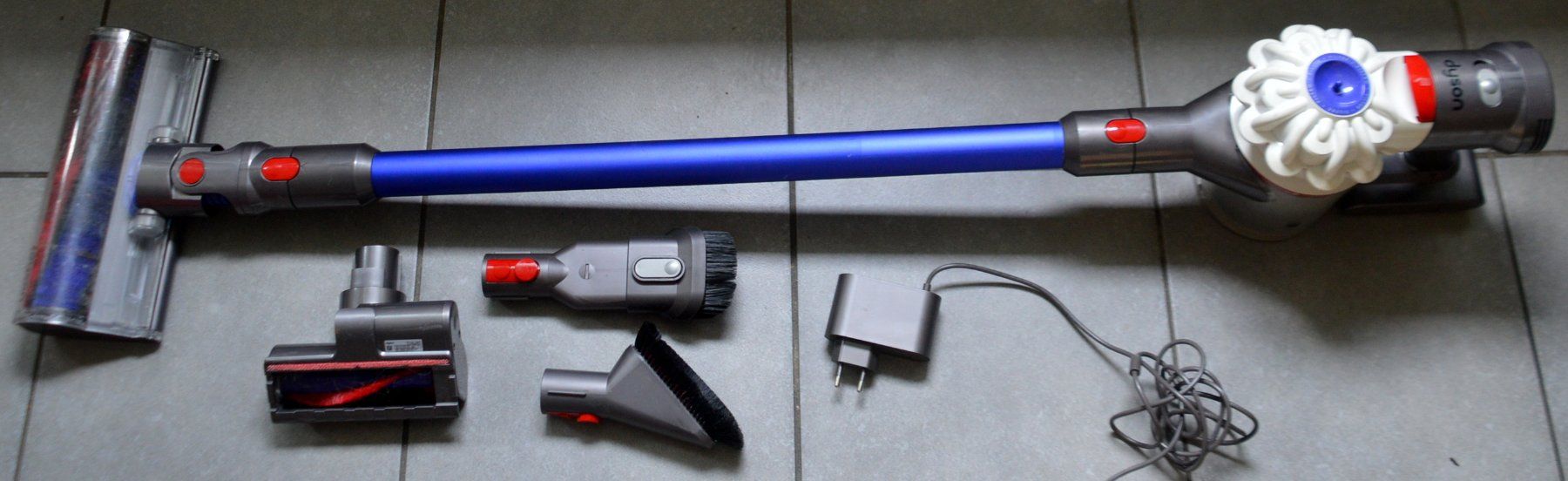 Dyson Aspirapolveri & Accessori: Dyson V7 Staubsauger / aspirateur – Usato da Collonges venduto da arashee