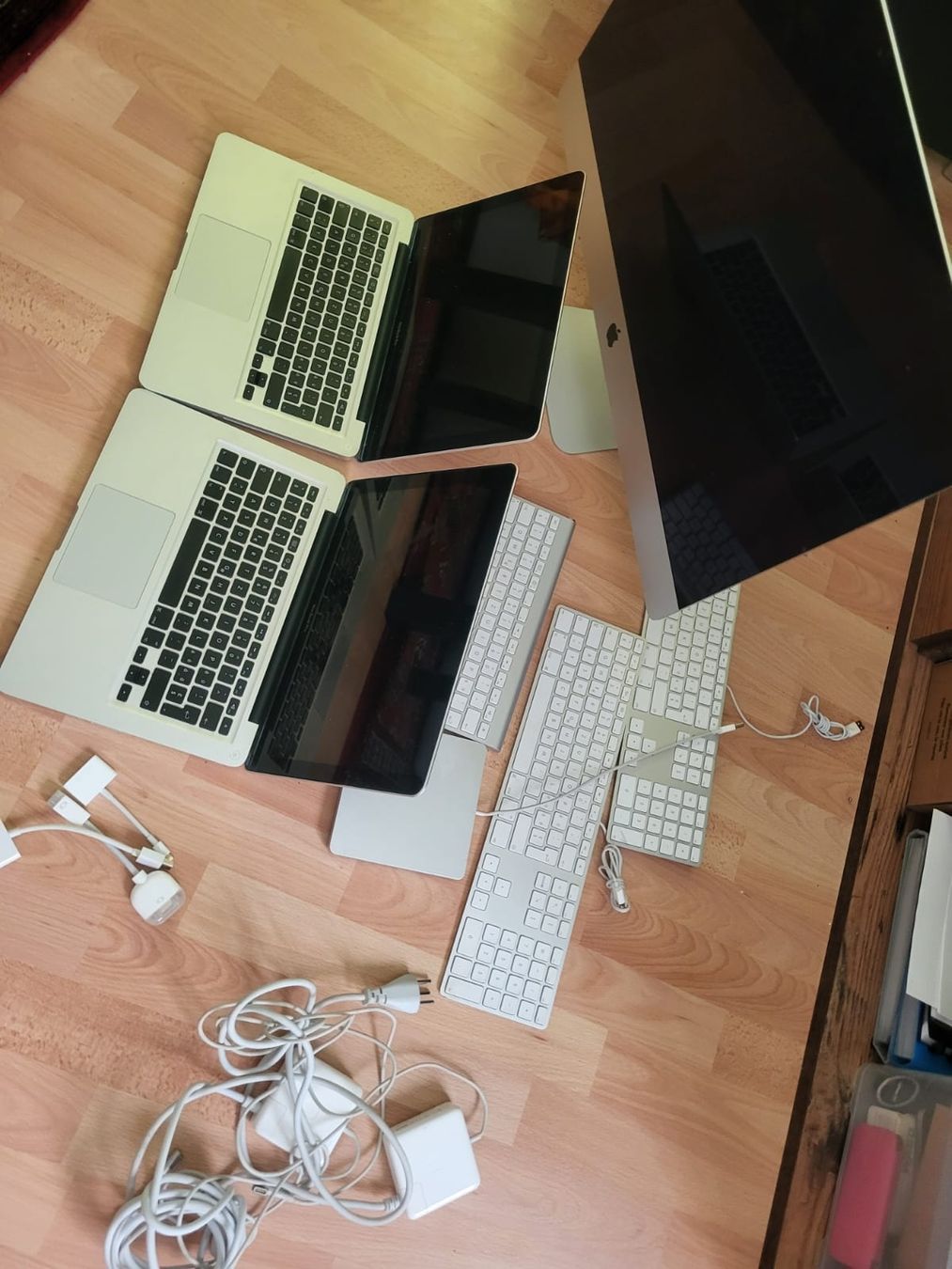 Apple PC: Apple MacBook Pro Laptops, Keyboards & Zubehör Bundle  – Usato da Flawil venduto da Hamdia12 3