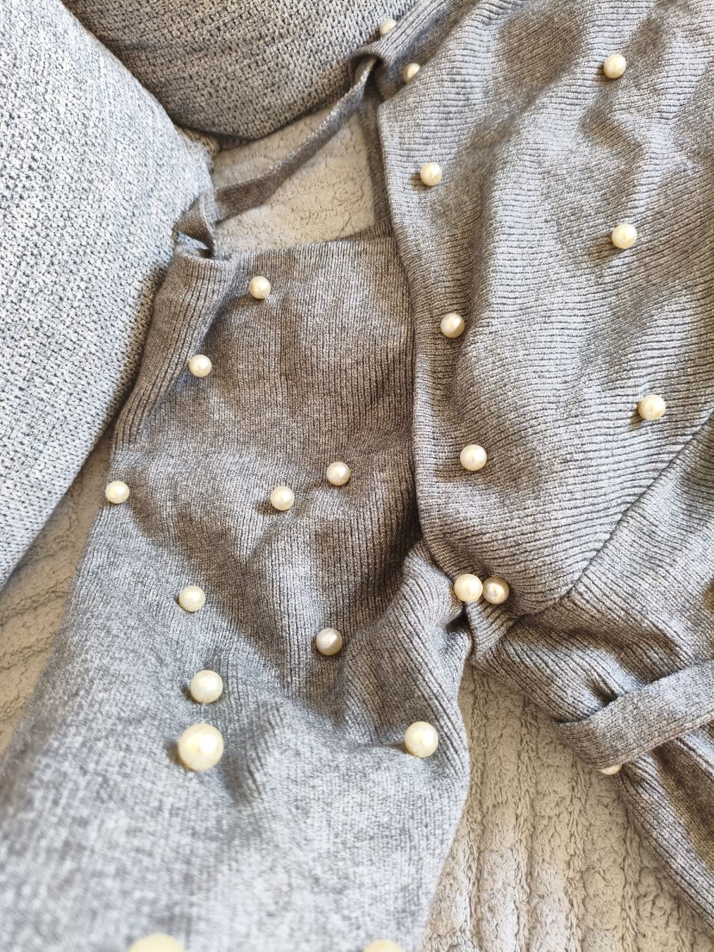 Vestiti: Robe pull grise avec perles XL – Usato da Lausanne venduto da IseeIceasCream 1