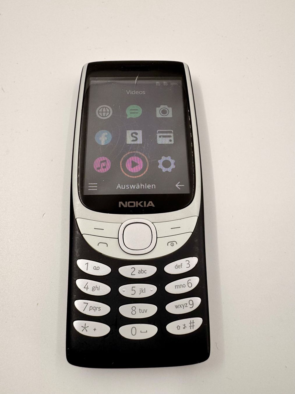 Nokia Handys / Smartphones: Nokia 8210 4G Dual SIM SIM Frei – Gebraucht aus Hermetschwil-Staffeln von Mobile2013 2