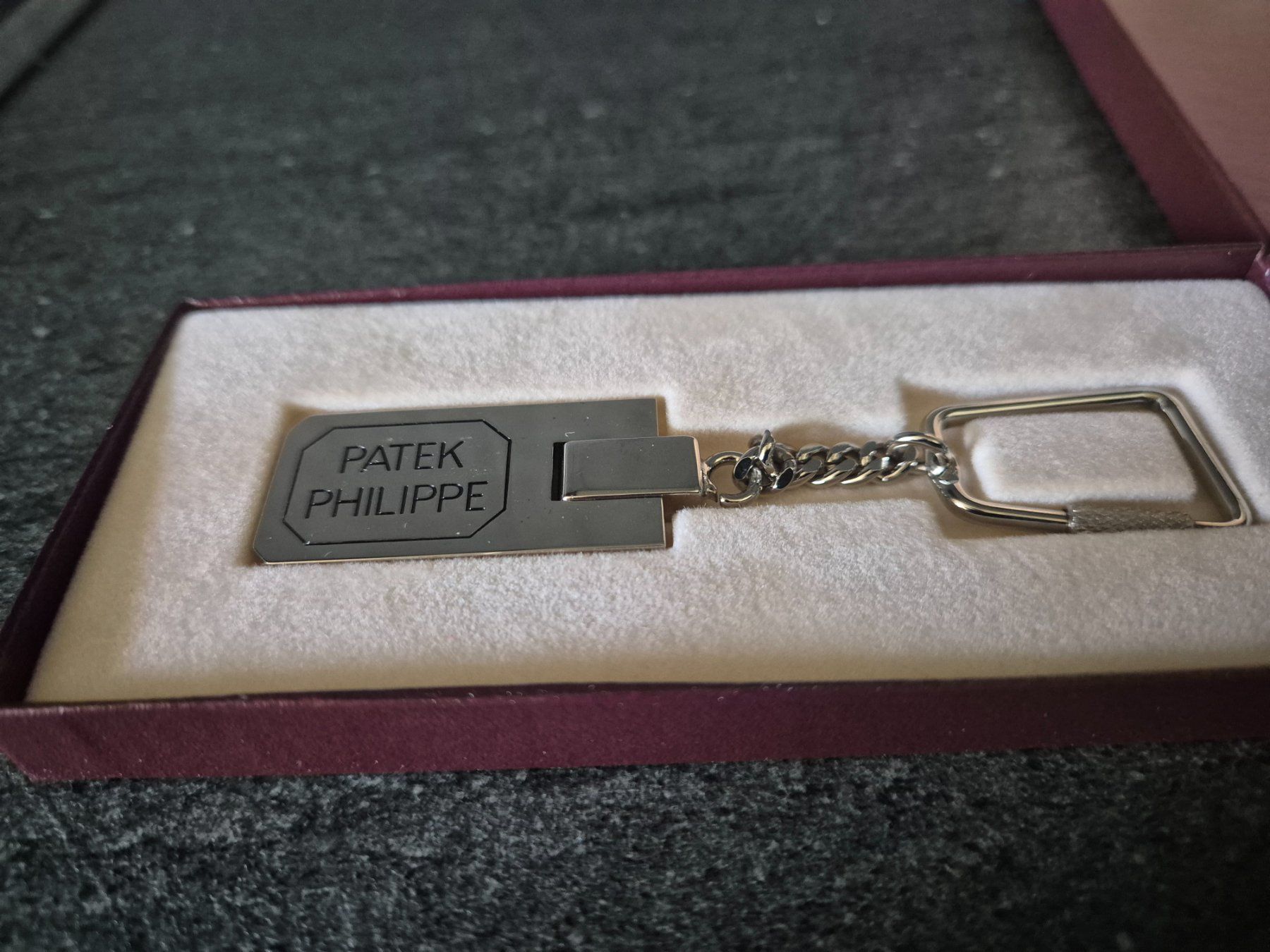 Patek Philippe Porte-clés: PATEK PHILIPPE original key ring – Neuf (Voir description) à Essertes par onezoneplay 7