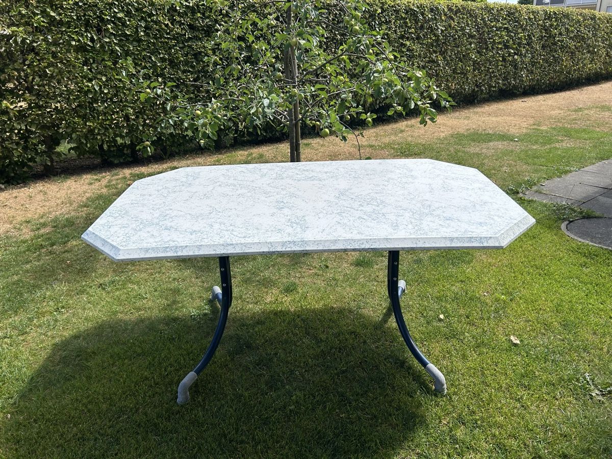 Tische: Garten- Klapptisch ab 1 Fr.  – Gebraucht aus Weinfelden von Migsu