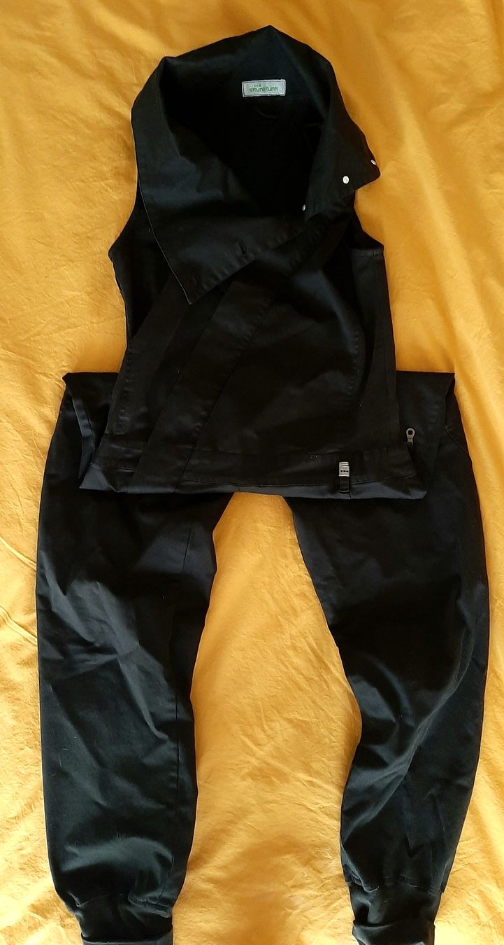 Skunkfunk Tute: Skunkfunk black cowl necked jumpsuit. Taille M – Usato da Aubonne venduto da erinrose 2
