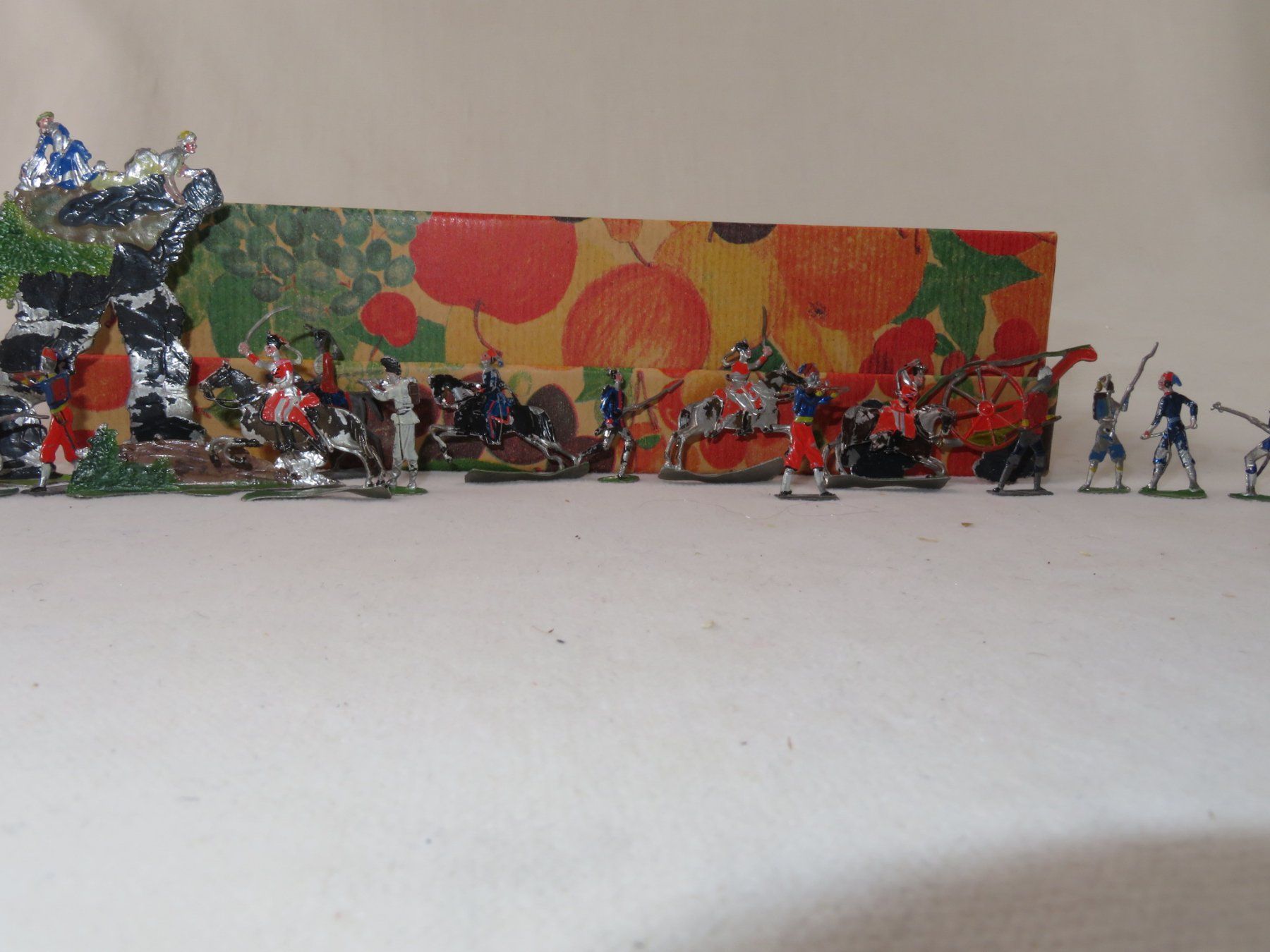 Spielzeuge: Grosses Zinnfiguren Set – Gebraucht aus Reinach BL von  2