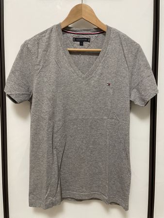 Tommy Hilfiger V-Neck T-Shirt Size S