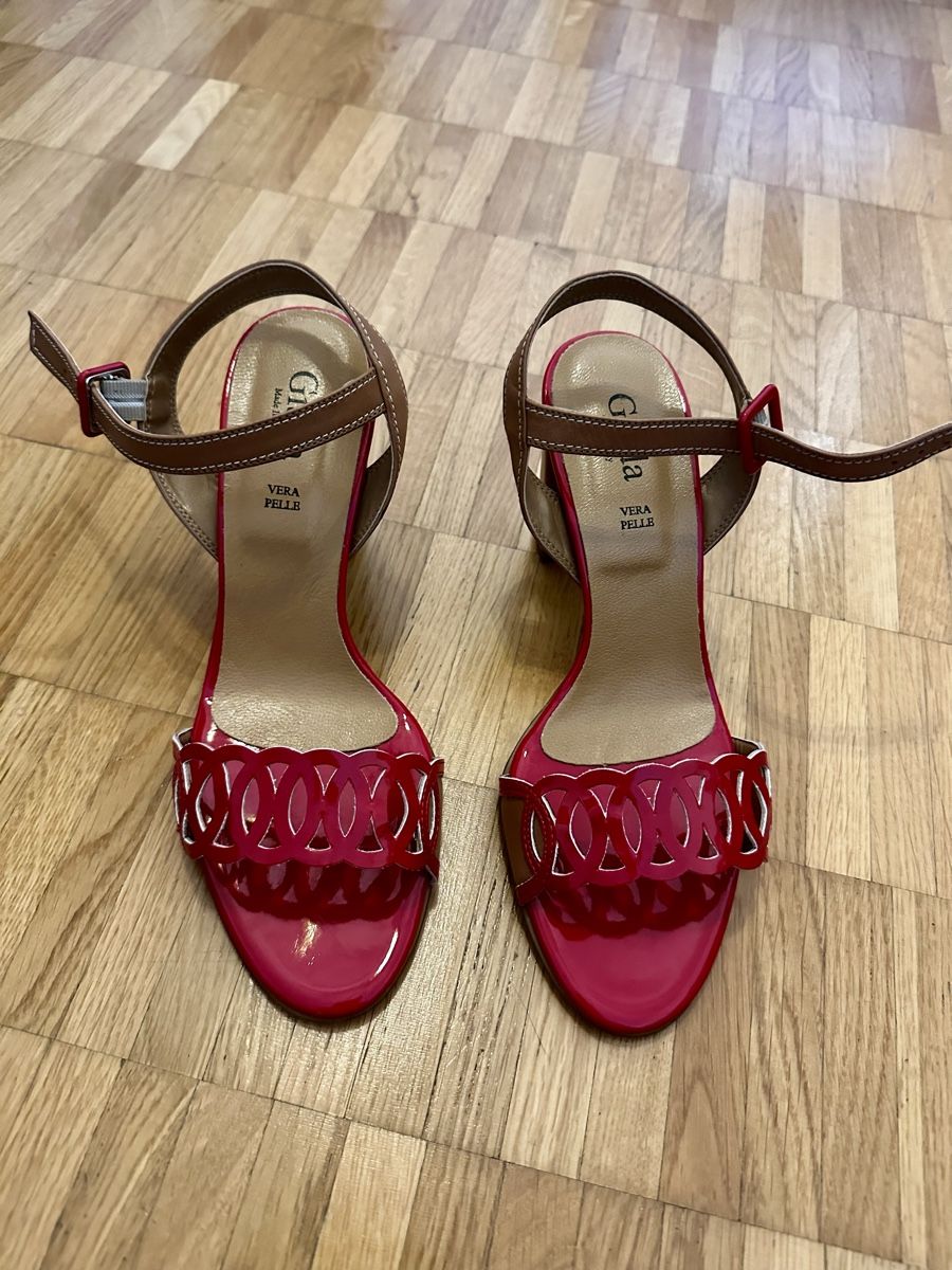 Damenschuhe: Elegant Italian Leather Sandals, Size 40 – Neu und originalverpackt aus Sorengo von dis_tfq6