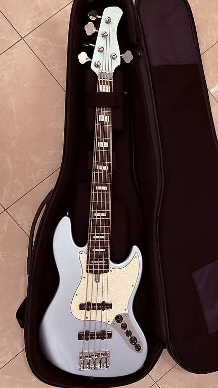 Musikinstrumente: Basso Marcus Miller Sire V7 Alder-5 LPB 2nd Gen – Gebraucht aus Pregassona von pin_t85s