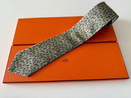 Cravate HERMES-Paris „Purple Leaves“ - avec box original