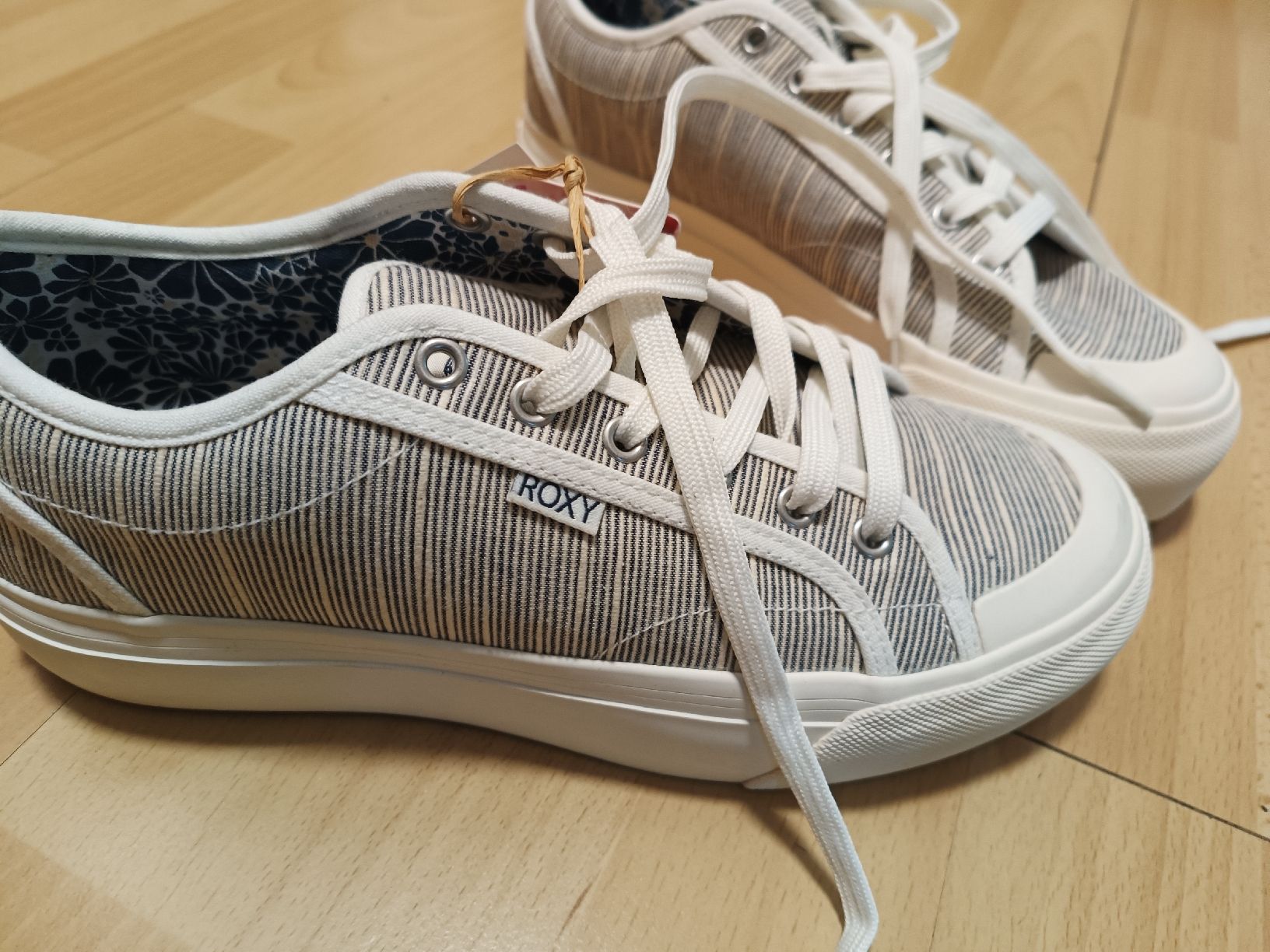 Roxy Damenschuhe: Roxy Sneakers – Neu (gemäss Beschreibung) aus Baden von kimkim93 2