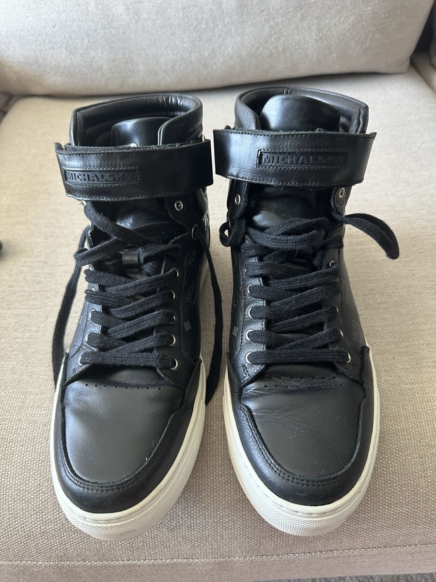 Mcm Herrenschuhe: MCM High-Top Black Leather Sneaker, Size 43, Winter Style – Gebraucht aus Muri b. Bern von nap_br62