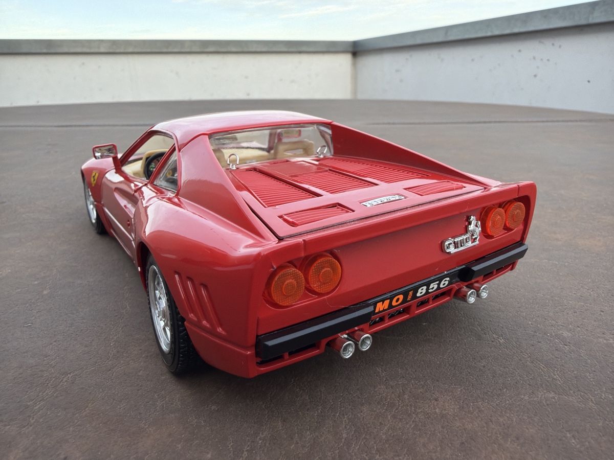Bburago Modellini d'auto: Ferrari 288 GTO - 1/18 - Bburago – Usato da Wolfwil venduto da Rolex1 2