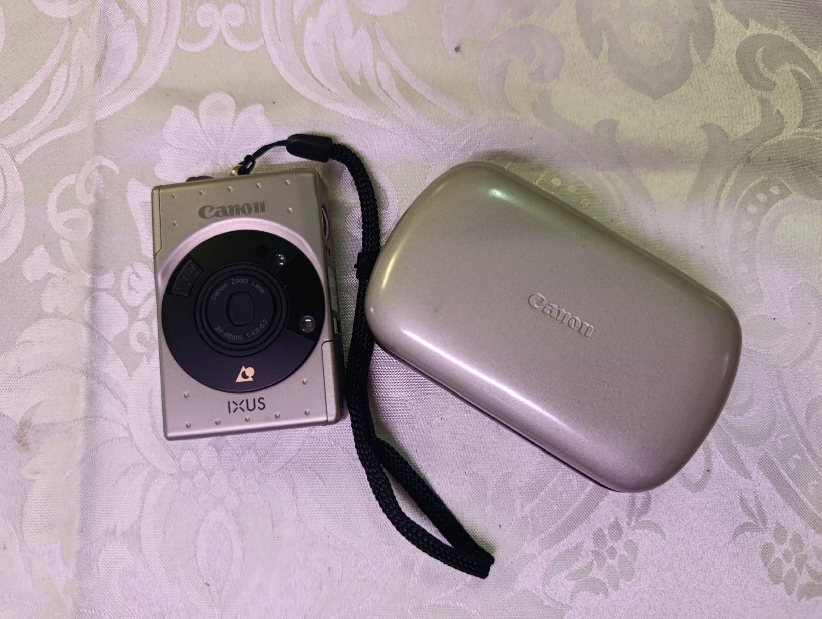 Canon Fotocamera: Canon IXUS APS Kamera mit Original Case 24-48mm – Nuovo (secondo la descrizione) da Zürich venduto da Brocki_ZurichZH