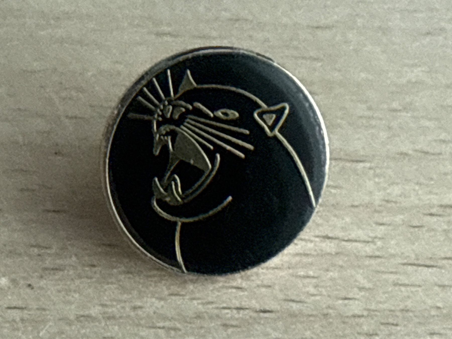 Plaketten & Abzeichen: Pin Panther – Gebraucht aus Glattbrugg von Schweigmatt