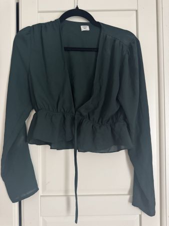Aritzia Sunday Best Wickelbluse dunkelgrün, Gr. S